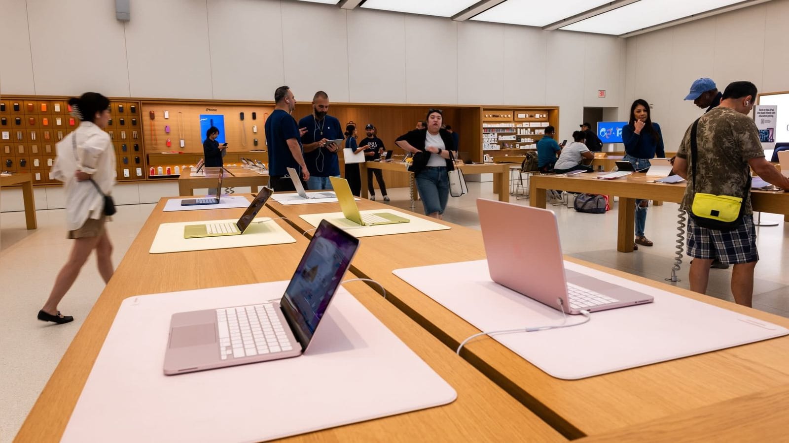 Apple Lobbies Trump to Buy CXMT Chips as RAM